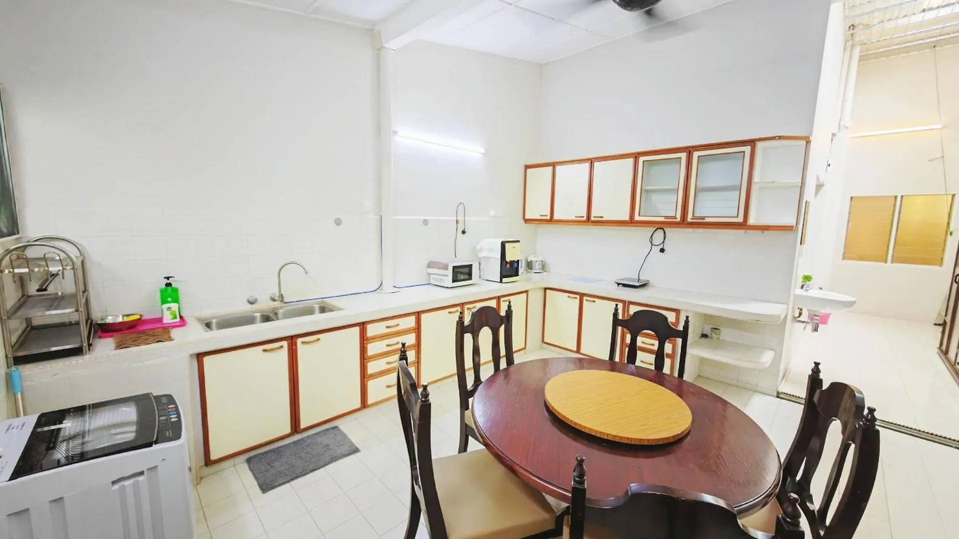 7 Home4Stay Peaceful Gurneyterrace 4Br15Pax Shops & Eateries George Town Maleisië